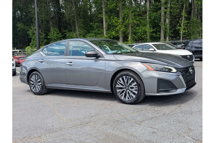 $19997 : Nissan Altima 2024 2.5 SV 4d image 2