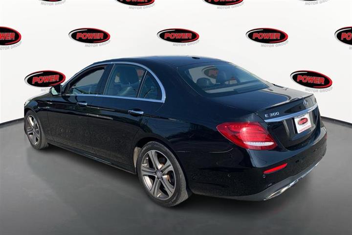 $19995 : Used 2017 E-Class E 300 Luxur image 6