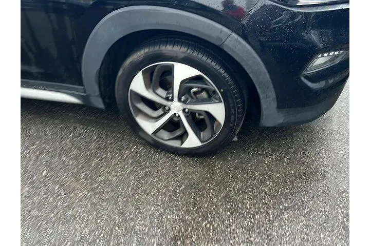 $13950 : Hyundai TUCSON 2018 Value 4d image 5