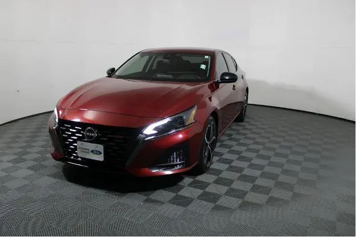 $19700 : Nissan Altima 2023 2.5 SR 4d image 4