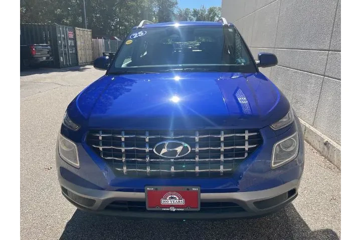 $18685 : Hyundai VENUE 2025 SEL 4dr C image 3