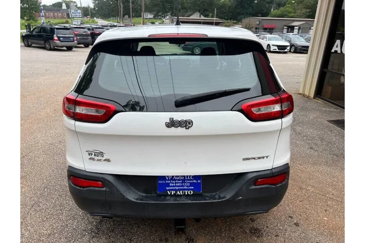$8999 : 2017 Cherokee Sport image 7