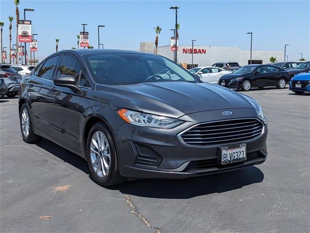 $12800 : 2019 Fusion SE image 6