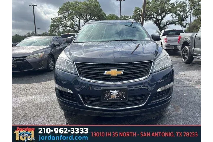 $10602 : Chevrolet Traverse 2017 LS 4 image 2