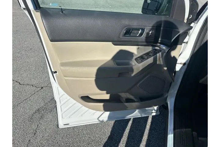 $14998 : Ford Explorer 2015 Base 4dr image 10