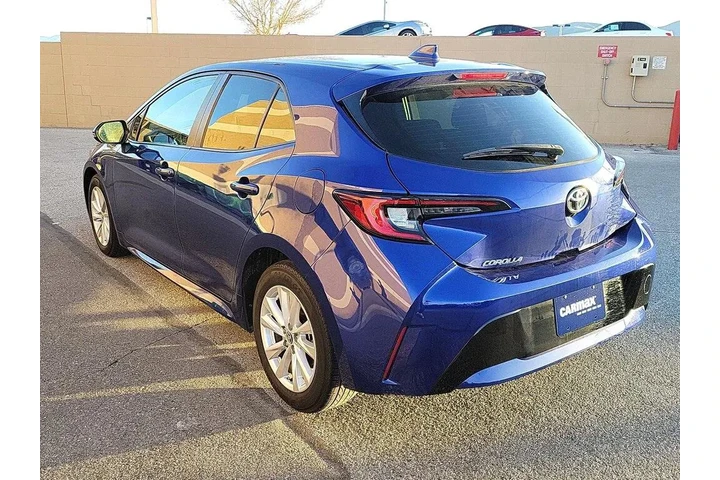 $22998 : Toyota Corolla Hatchback 202 image 7