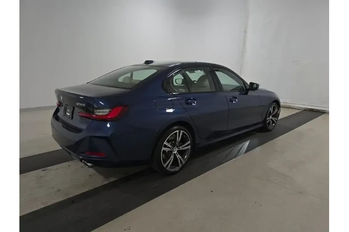 $31490 : BMW 3 Series 2023 330i 4dr S image 4