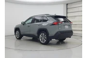 $29998 : Toyota RAV4 2021 AWD XLE Pre thumbnail