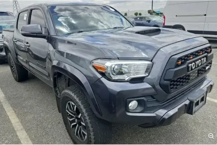 $29950 : Toyota Tacoma 2021 4x2 TRD O image 1