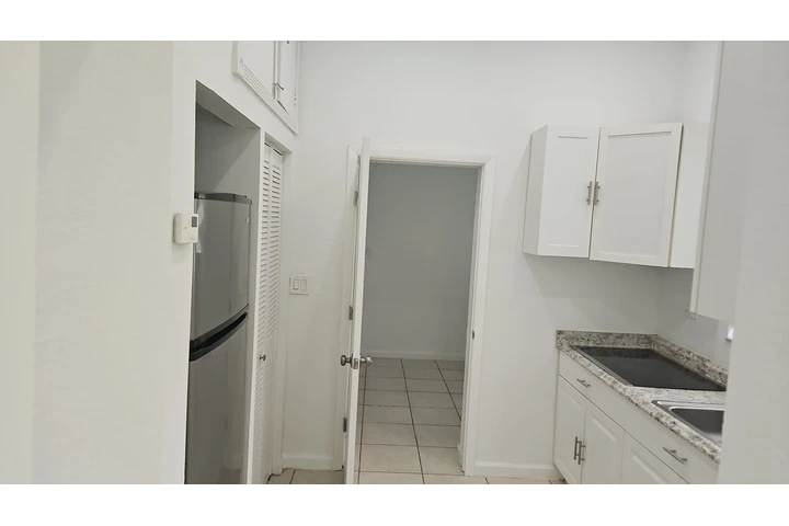 $1800 : Apartamento En Finca image 3