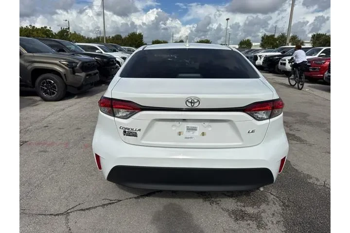 $18988 : Toyota Corolla 2024 LE 4dr S image 4