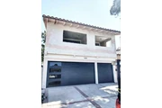 Vertical glass garage doors en Orange County