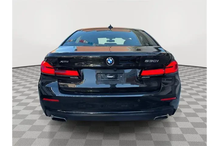$30283 : BMW 5 Series 2023 AWD 530i x image 3