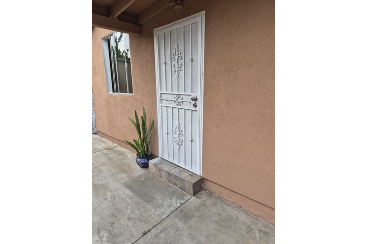 $2500 : Casa de atras 2 recamaras image 2