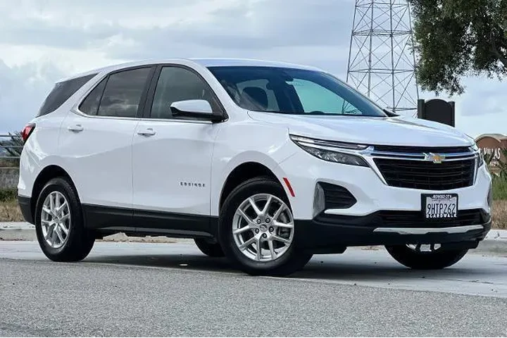 $21301 : Chevrolet Equinox 2022 4x4 L image 2