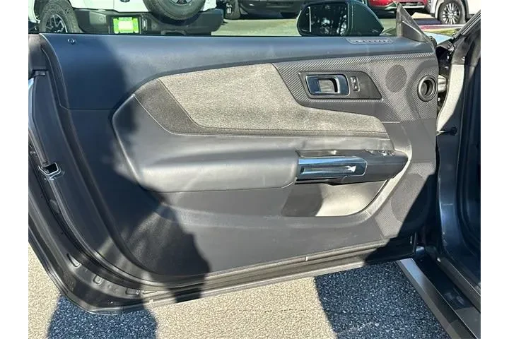 $29098 : Ford Mustang 2024 EcoBoost 2 image 10