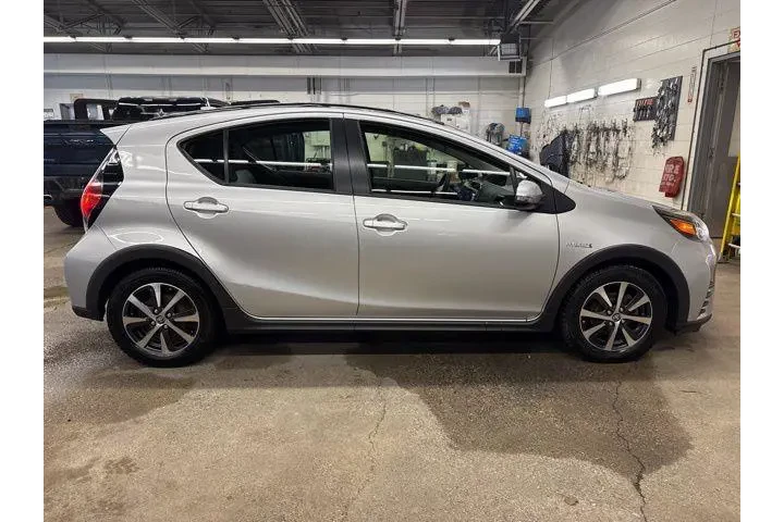 $16999 : Toyota Prius c 2018 One 4dr image 7