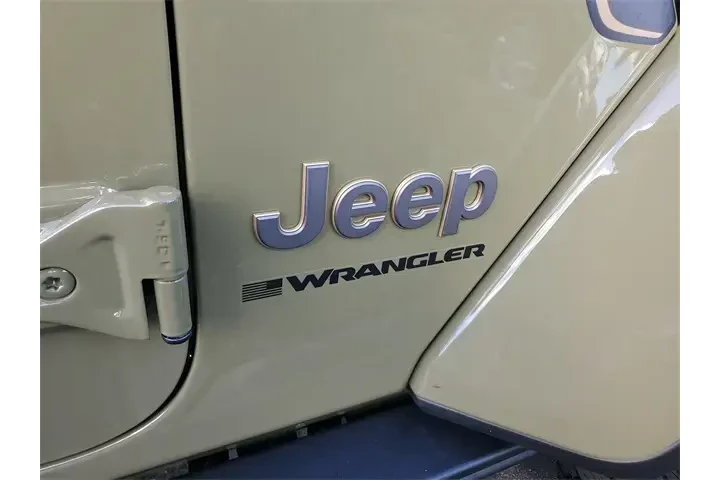 Jeep Wrangler 2025 4x4 Rubic image 7