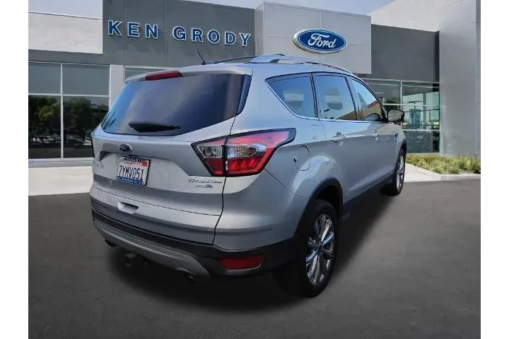 $13500 : Ford Escape 2017 AWD Titaniu image 3