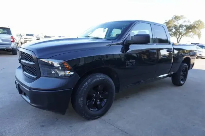 $24988 : Ram 1500 Classic 2022 4x2 Tr image 3