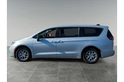 $32250 : Chrysler Pacifica 2024 Touri thumbnail