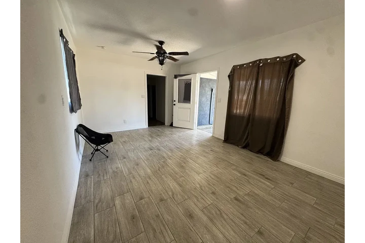 $800 : Beautiful Home... image 2