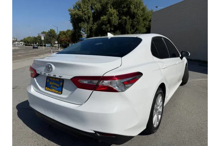 2020 Camry LE image 6