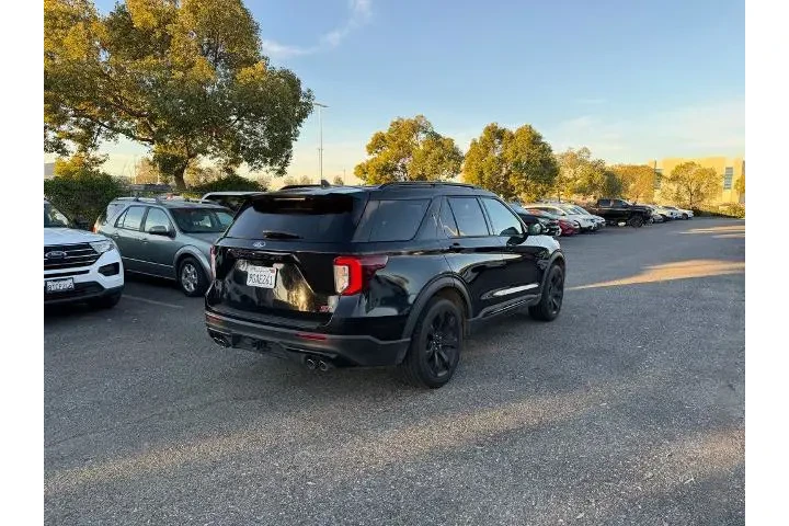 $29800 : Ford Explorer 2020 AWD ST 4d image 3