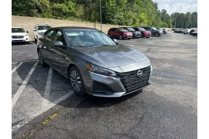$19490 : Nissan Altima 2023 2.5 SV 4d image 1