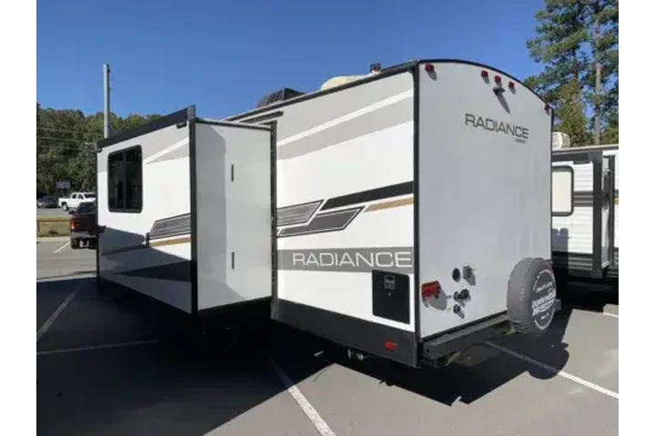 $21900 : 2022 RADIANCE image 4