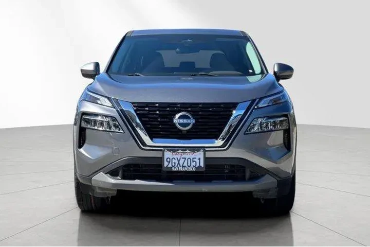 $22882 : Nissan Rogue 2023 SV 4dr Cro image 9