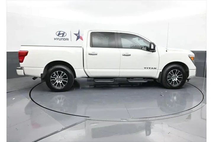 $25986 : Nissan Titan 2021 4x2 SV 4dr image 9