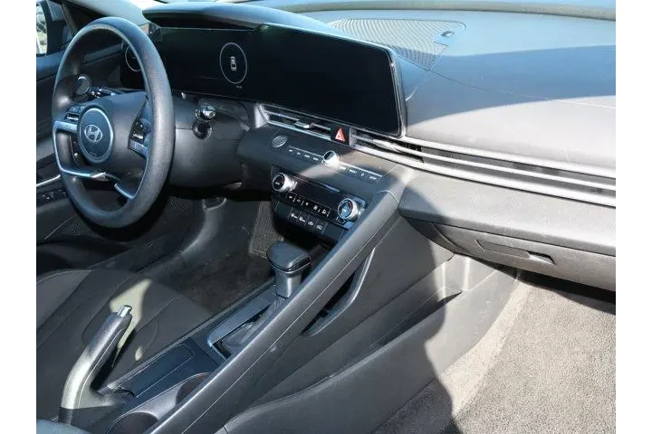 $19287 : Hyundai ELANTRA 2024 SEL 4dr image 9