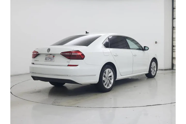 $15998 : Volkswagen Passat 2018 2.0T image 8
