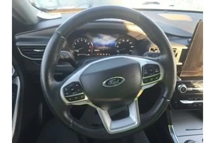 $38955 : Ford Explorer 2023 AWD Limit image 2