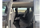 $24400 : Chrysler Voyager 2023 LX 4dr thumbnail