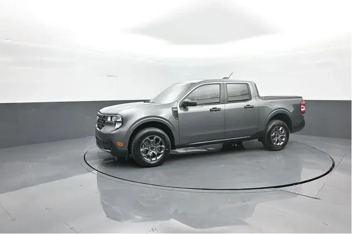 $32146 : Ford Maverick 2025 AWD XLT 4 image 2