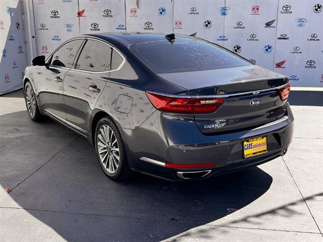 $14995 : Used 2017 Cadenza Premium Sed image 5