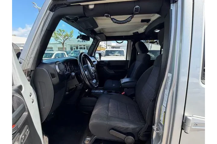 $11997 : Jeep Wrangler Unlimited 2012 image 9