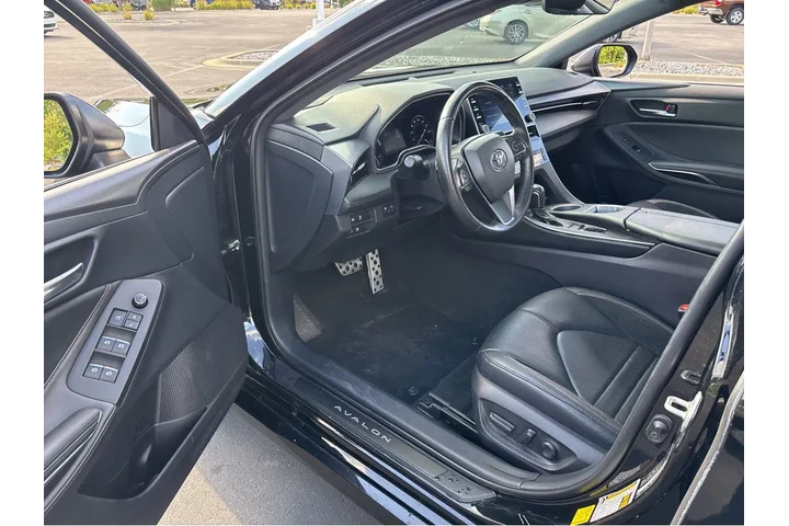 $30000 : Gold Certified2021 Avalon Hyb image 2