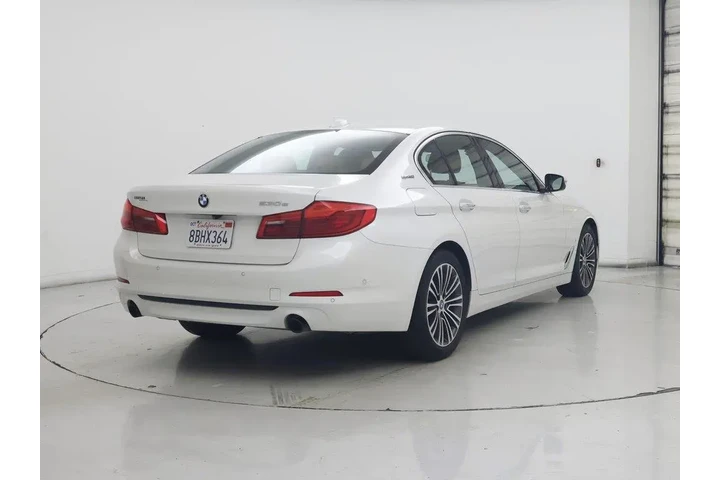 $21998 : BMW 5 Series 2018 530e iPerf image 8