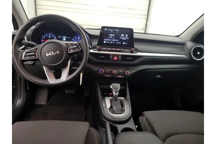 $18998 : Kia Forte 2024 LXS 4dr Sedan image 9