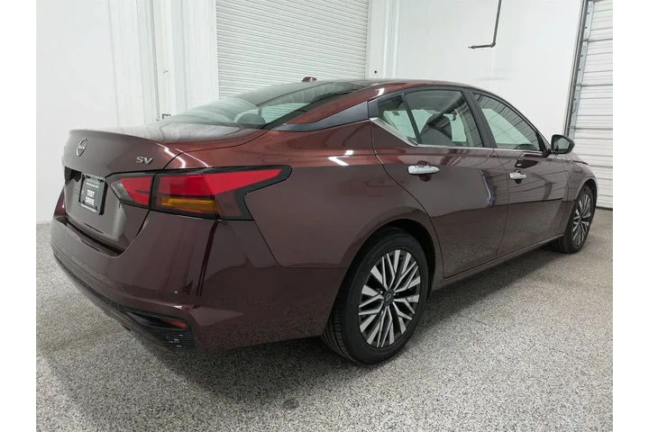 $21897 : Nissan Altima 2024 2.5 SV 4d image 4