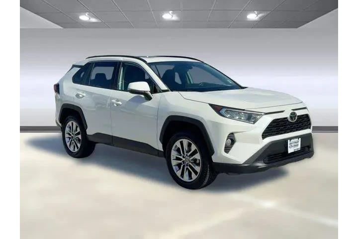 $20499 : Toyota RAV4 2021 XLE Premium image 7