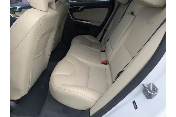 $12050 : Volvo XC60 2017 T5 Inscripti image 8