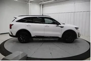$23995 : Kia Sorento 2021 AWD SX 4dr thumbnail