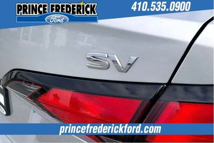 $14915 : Nissan Versa 2023 SV 4dr Sed image 8