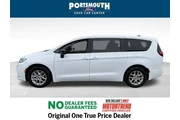 $28995 : Chrysler Pacifica 2024 Touri thumbnail