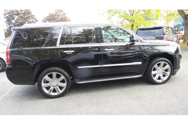 $33900 : 2020 Escalade Luxury image 4