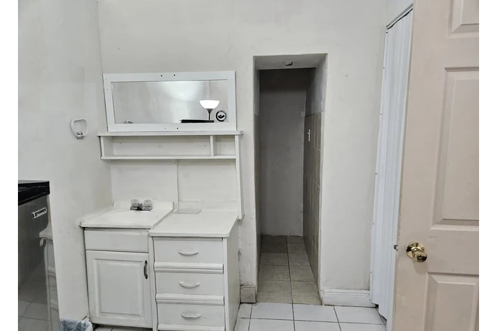 $800 : CUARTO TODO INCLUIDO KENDALL image 6